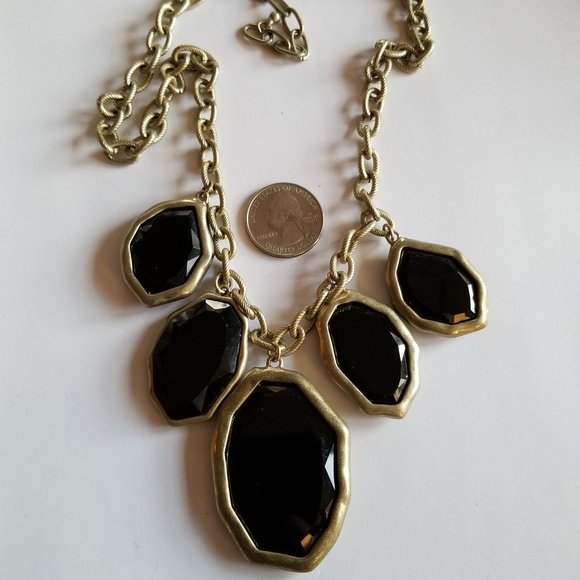 Necklace - Freeform Shape Statement Necklace black and gold tone - Picture 11 of 13